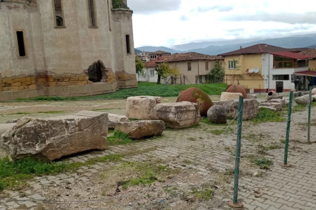 Bilecik'te 1800 yıllık küpler gün yüzüne çıktı