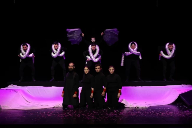 "Filler ve Karıncalar" ile Yaşar Kemal'e saygı duruşu