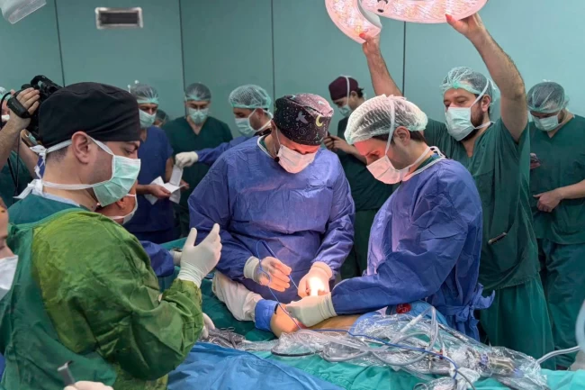 DEÜ'de menisküs cerrahisinde Türkiye'de bir ilk gerçekleşti