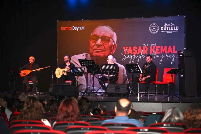 Edebiyatın çınarı Yaşar Kemal Manisa'da anıldı