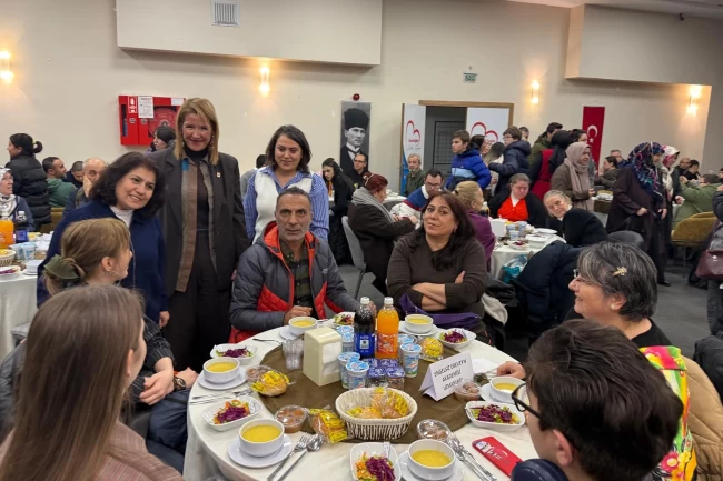 Kocaeli İzmit'te özel bireyler iftar sofrasında buluştu