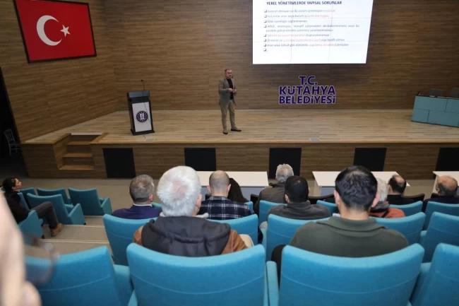 Kütahya Belediyesi hizmet için eğitimleri sürdürüyor