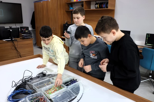 Kocaeli'nin geleceği Bilgievleri'nde şekilleniyor