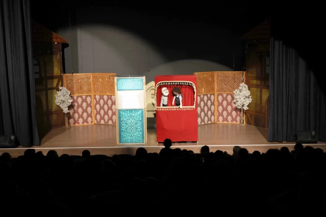 Konya Karatay'da gölge oyunu ve tiyatro etkinliklerine yoğun ilgi