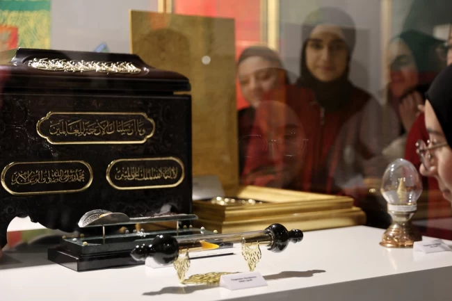 Mukaddes hatıralar Gaziantep'te vatandaşlarla buluşuyor