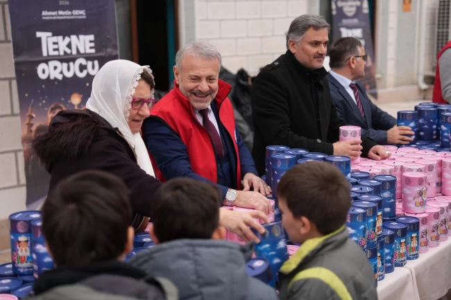 Trabzon'da binlerce çocuk Ramazan'ı 'Tekne Orucu'yla tanıdı
