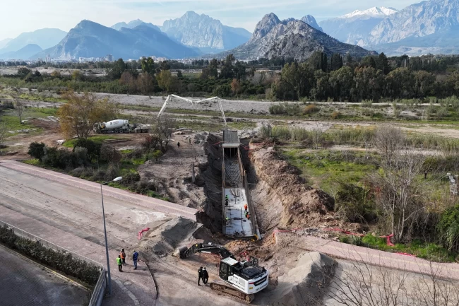 Antalya'da yağmursuyu altyapısı güçleniyor