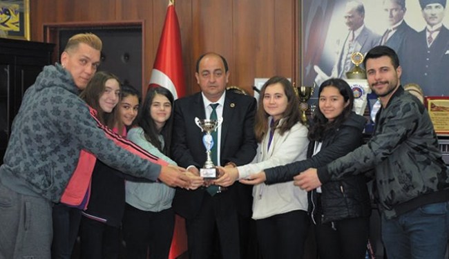 Gülüç Belediyesporlu kızlar voleybolda fırtına gibi..