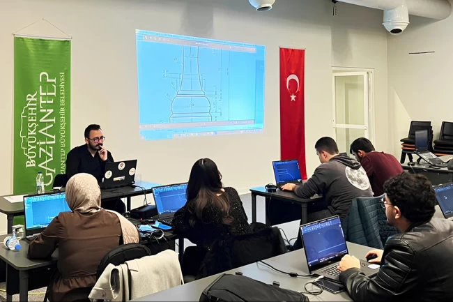 Gaziantep'te gençler iftardan sahura teknolojiyle buluşuyor