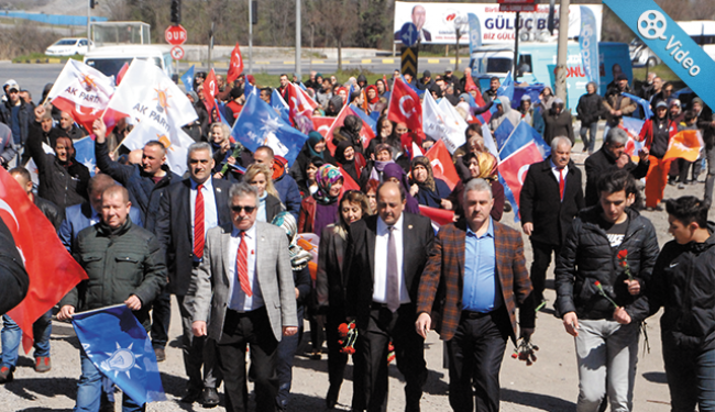 Başkan Demirtaş'tan Gülüç'te zafer yürüyüşü..