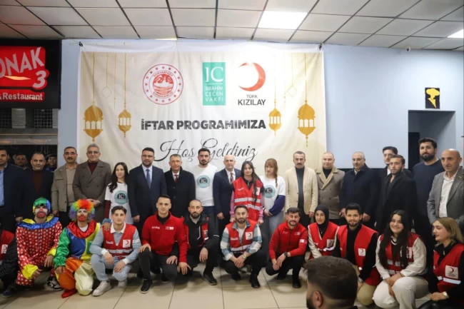 Doğubayazıt'ta Dünya Yetimler Günü'nde anlamlı buluşma