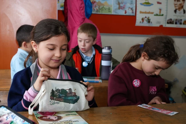 Geyve'de minikler 'su müfettişi' oldu