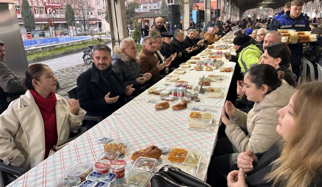 Çatalağzı Belediyesi’nden Halk İftarı
