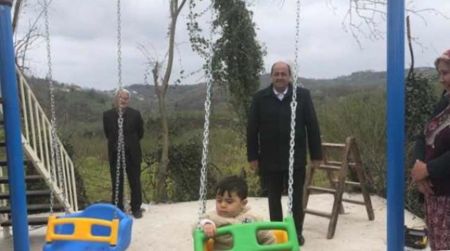 Seçimi kaybeden muhtarın söktüğü park yeniden yapıldı