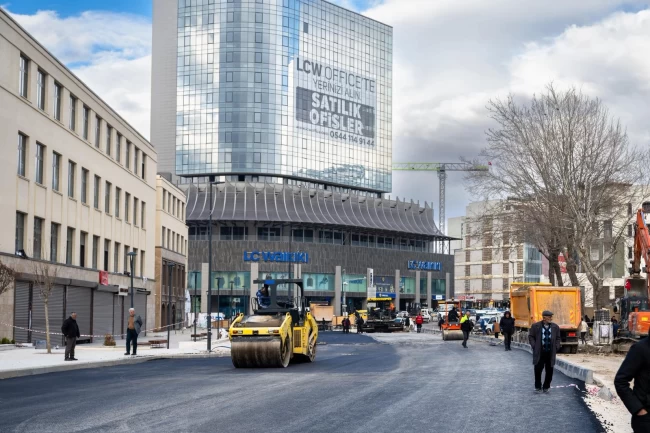 Malatya'da çarşı merkezinde asfalt çalışması