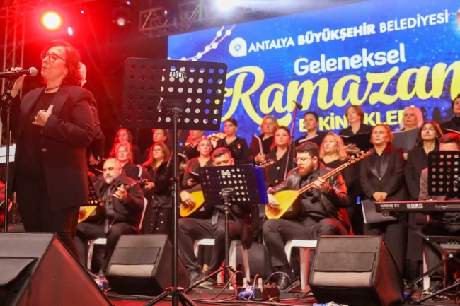 Antalya Ramazan etkinliklerinde ‘Türkülerle Kadın' konseri