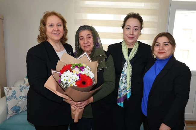 Artvin'de Vali Ergün'den şehit annesine ziyaret