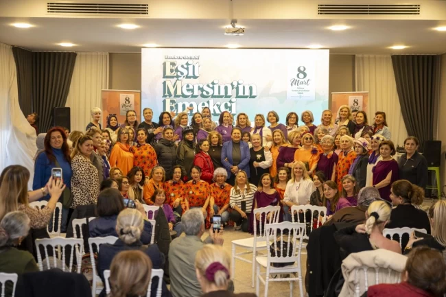 Mersin'de 8 Mart ‘Eşit Mersin'in Emekçi Kadınları' vurgusuyla kutlandı