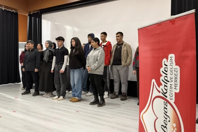 Kocaeli'de Beyaz Kalpler Mehmet Akif Ersoy'u andı