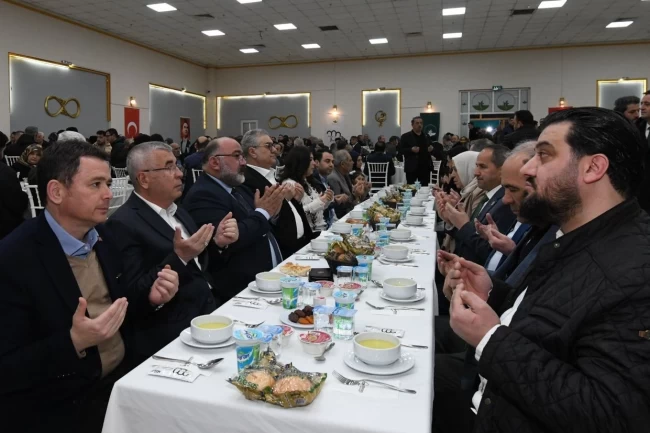 Bursa Emek'te gönüller aynı iftar sofrasında buluştu