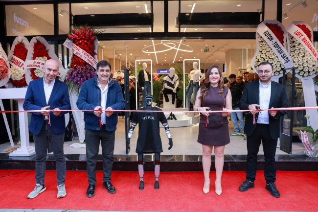 İzmit'in en büyük katlı mağazası 'Yeni Koza' açıldı