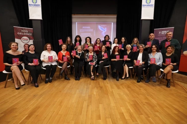 Bakırköy'de kadınların kaleminden "onsekizİNCİ" okurlarla buluştu