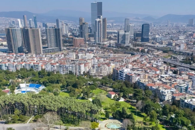 İzmir Kültürpark'ta yeşil dönüşüm başladı