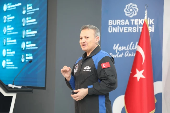 Türkiye'nin ilk astronotu Alper Gezeravcı, BTÜ'de öğrencilerle buluştu