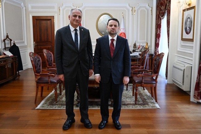 Milletvekili Bozkurt’tan Bakan Gürlek’e tebrik ziyareti