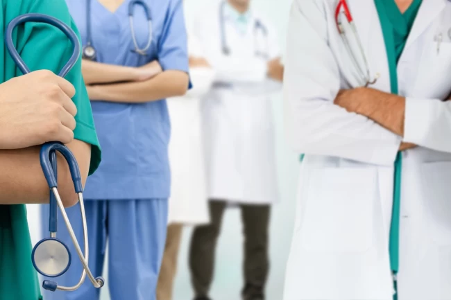 Sağlık çalışanları 14 Mart'a çözüm bekleyen sorunlarla giriyor