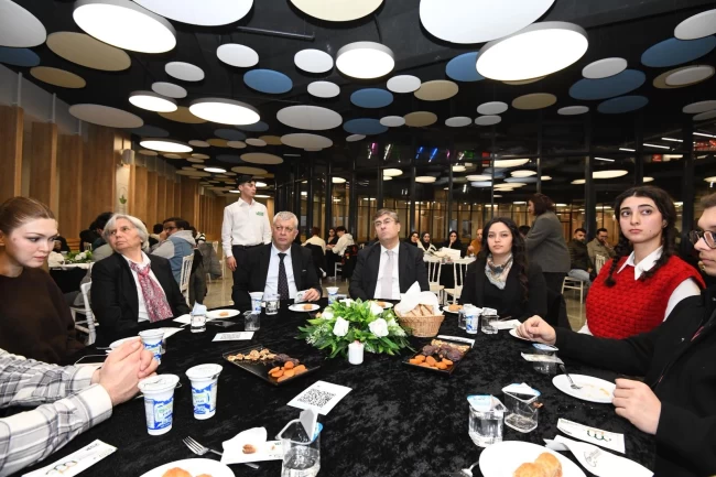 Bursa Osmangazi'de gençlerle birlikte geleceğe bakış