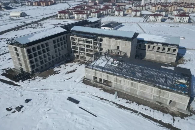 Ağrı'da Kadın Doğum ve Çocuk Hastanesi'nde sona doğru