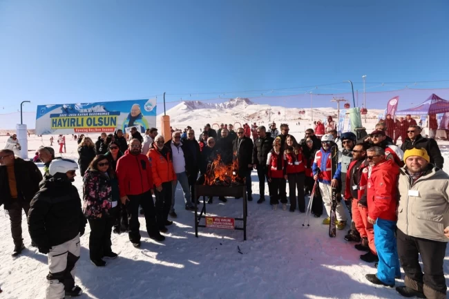 Memduh Büyükkılıç'tan Erciyes'e çifte müjde