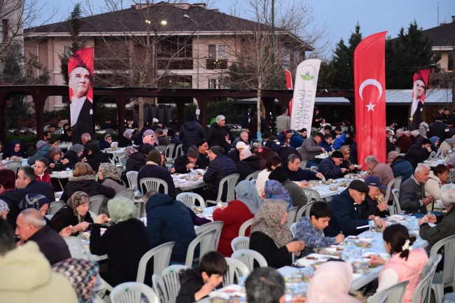 Bursa Osmangazi'de Gönül Sofraları Yenibağlar'da kuruldu