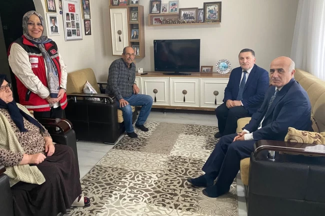 Bursa Gemlik'te Kaymakam Canbaba'dan şehit aileleri ve gazilere Ramazan ziyareti