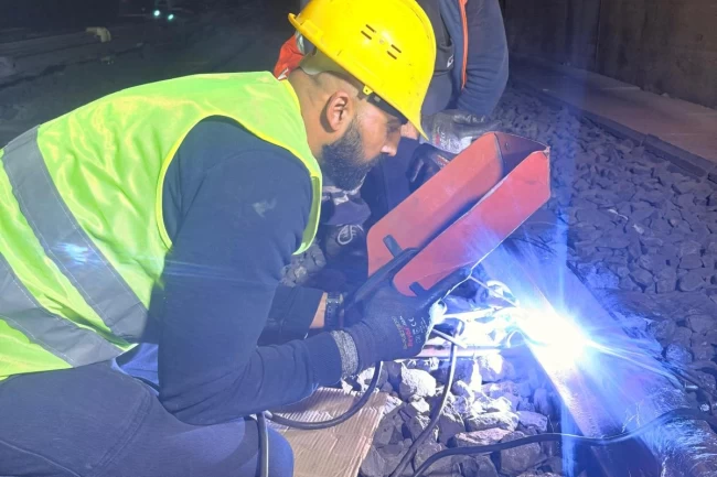 İzmir Bornova'da ray değişimi tamam