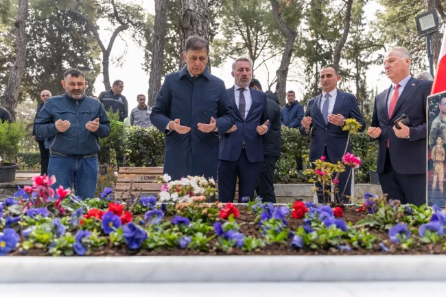 İzmir Kadifekale'de şehitler dualarla anıldı