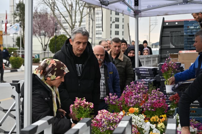 Manisa Büyükşehir'den mezarlık ziyaretleri