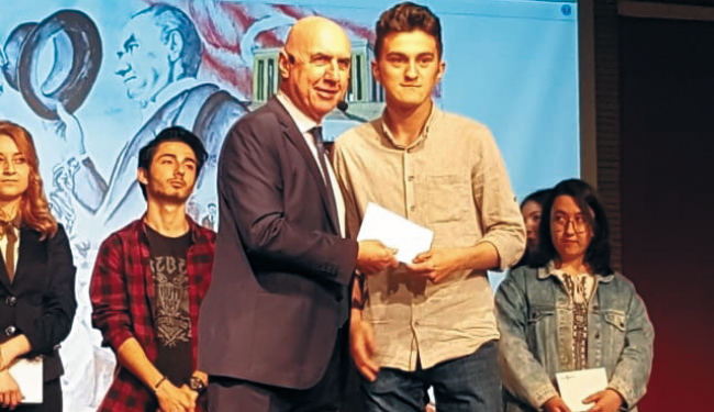 Erdemir Güzel Sanatlar Lisesi ödülleri topladı..