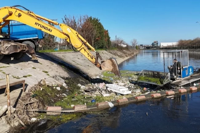 Kocaeli'nde 12 metreküp atık denize ulaşmadan toplandı