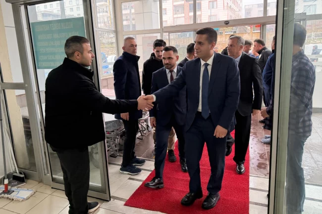 Batman Kozluk'ta bayramda sağlık çalışanlarına ve hastalara ziyaret