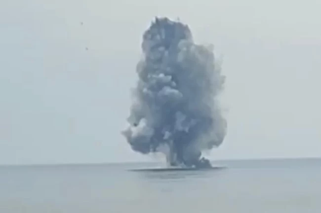 Ordu Ünye'de kıyıya vuran insansız deniz aracı kontrollü patlatıldı