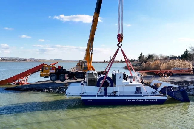 Başkent'in göletlerinde temizlik ve bakım sürüyor