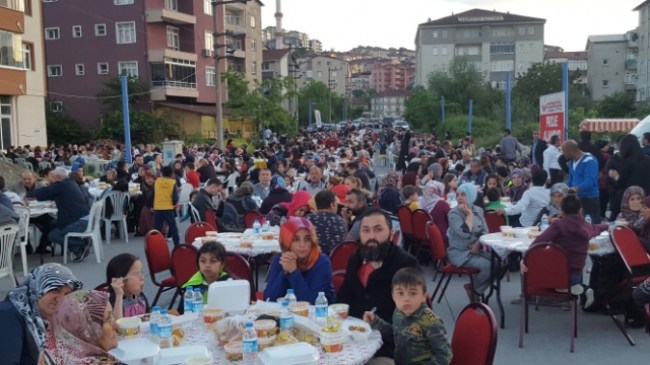 Gülüç halkı Başkan Demirtaş'ın iftarında buluştu..