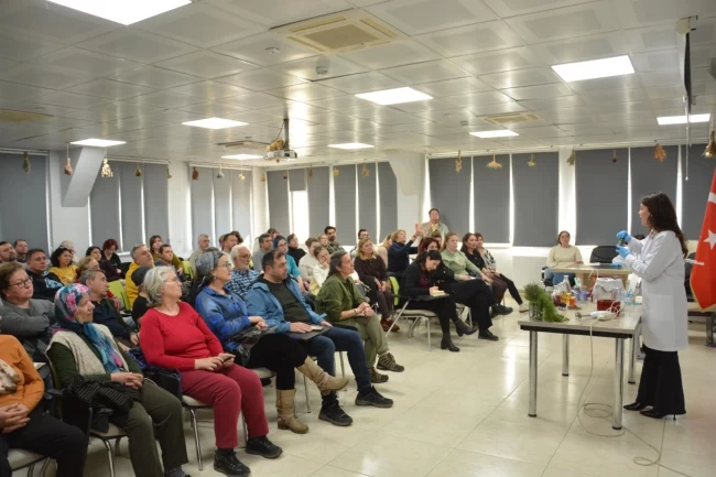 Balıkesir'de BAÇEM'in "Ayın Atölyesi" ilgi odağı oldu
