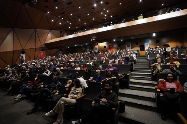 Tiyatro tutkunları Beylikdüzü'nde buluşuyor