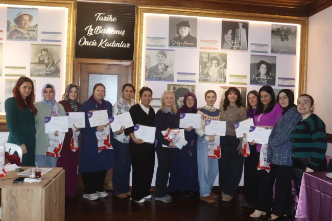 Kocaeli İzmit'te anneler eğitimle güçleniyor