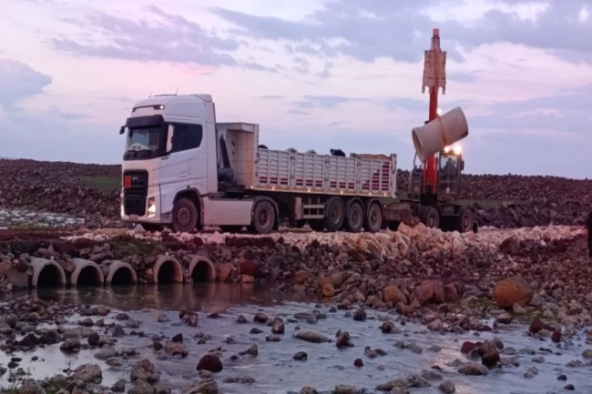 Şanlıurfa'da sağanak sonrası yollar hızla onarıldı