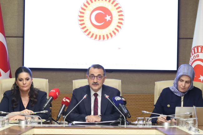 Komisyon beklenen raporu sundu... Türkiye yapay zekâda üreten ve düzenleyen olacak