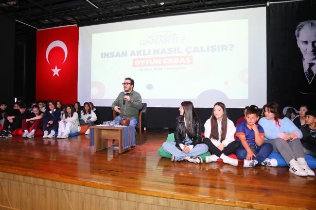 Gaziantep'te "İnsan Aklının Sırları" söyleşisi yoğun ilgi gördü